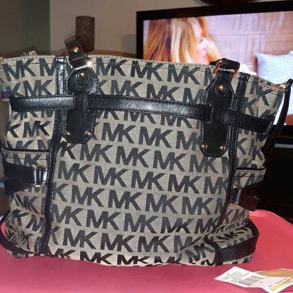 Handbag - Picture 7 of 8